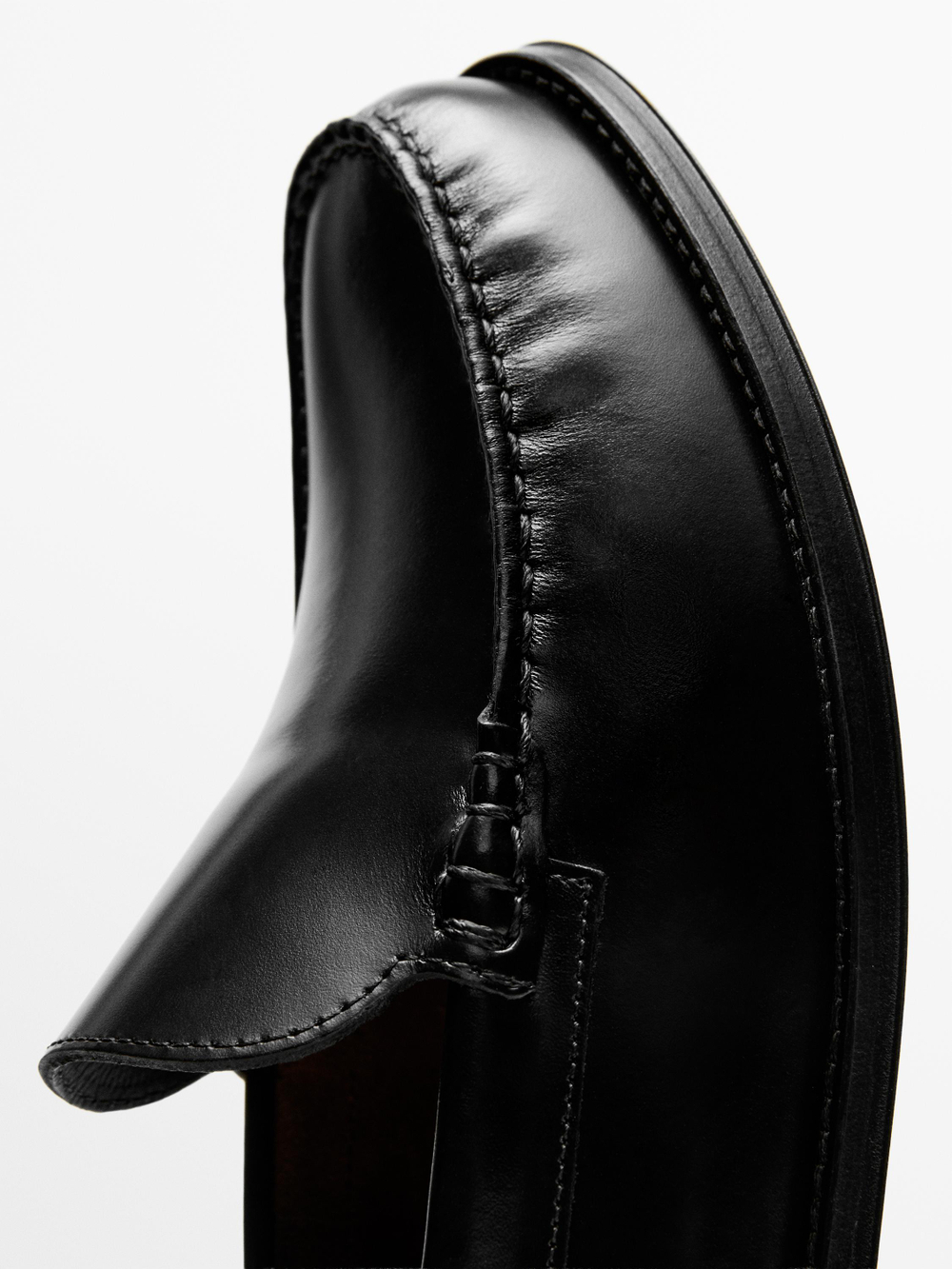 Massimo Dutti Кожаные лоферы с глянцевой отделкой, черный