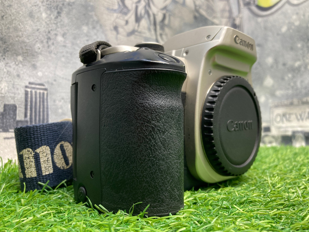 Canon EOS  50E