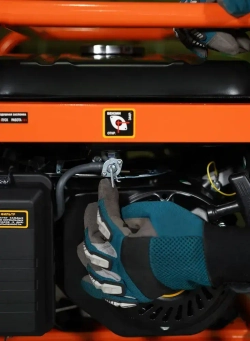 Электрогенератор бензиновый электростанция PFG 4500 PRO (4-х тактный двигатель, 4.875 кВа полная мощность, 220 В/12 В, 3/3,5 кВт, 50 Гц, 7 л.с, РУЧНОЙ СТАРТЕР) 3квт рамочный