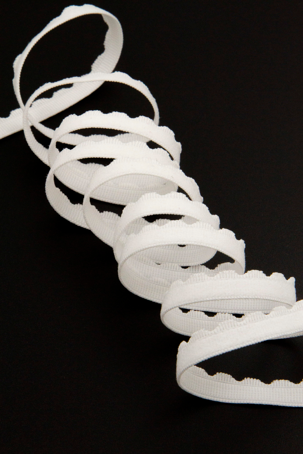 Резинка бельевая ажурная 8 мм с учётом фестона белая