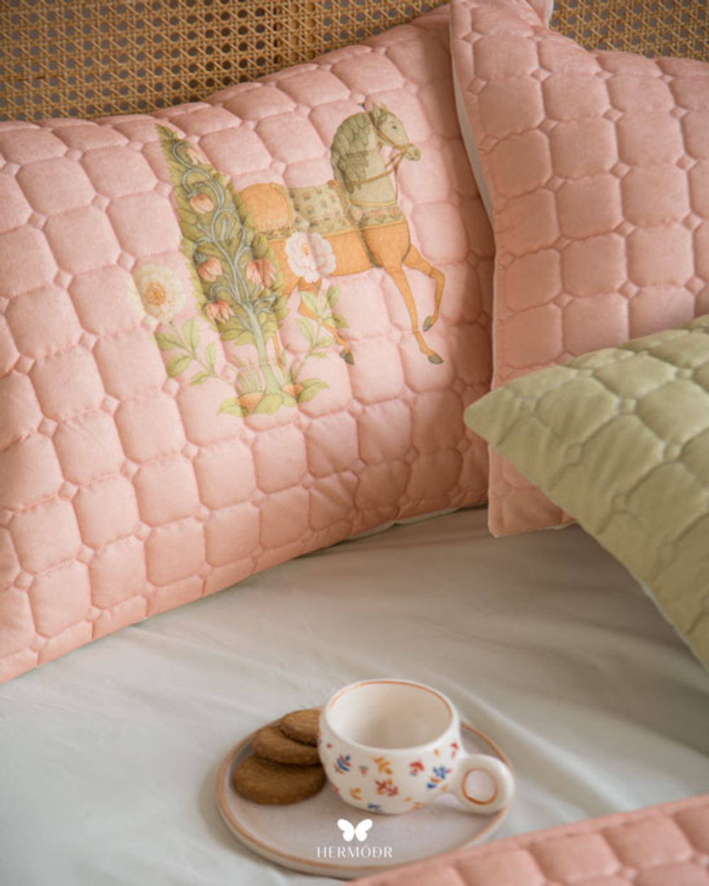 Комплект стеганного покрывала и 3 наволочек Soufiyan Rose Gold Hermodr 130220322 Иран