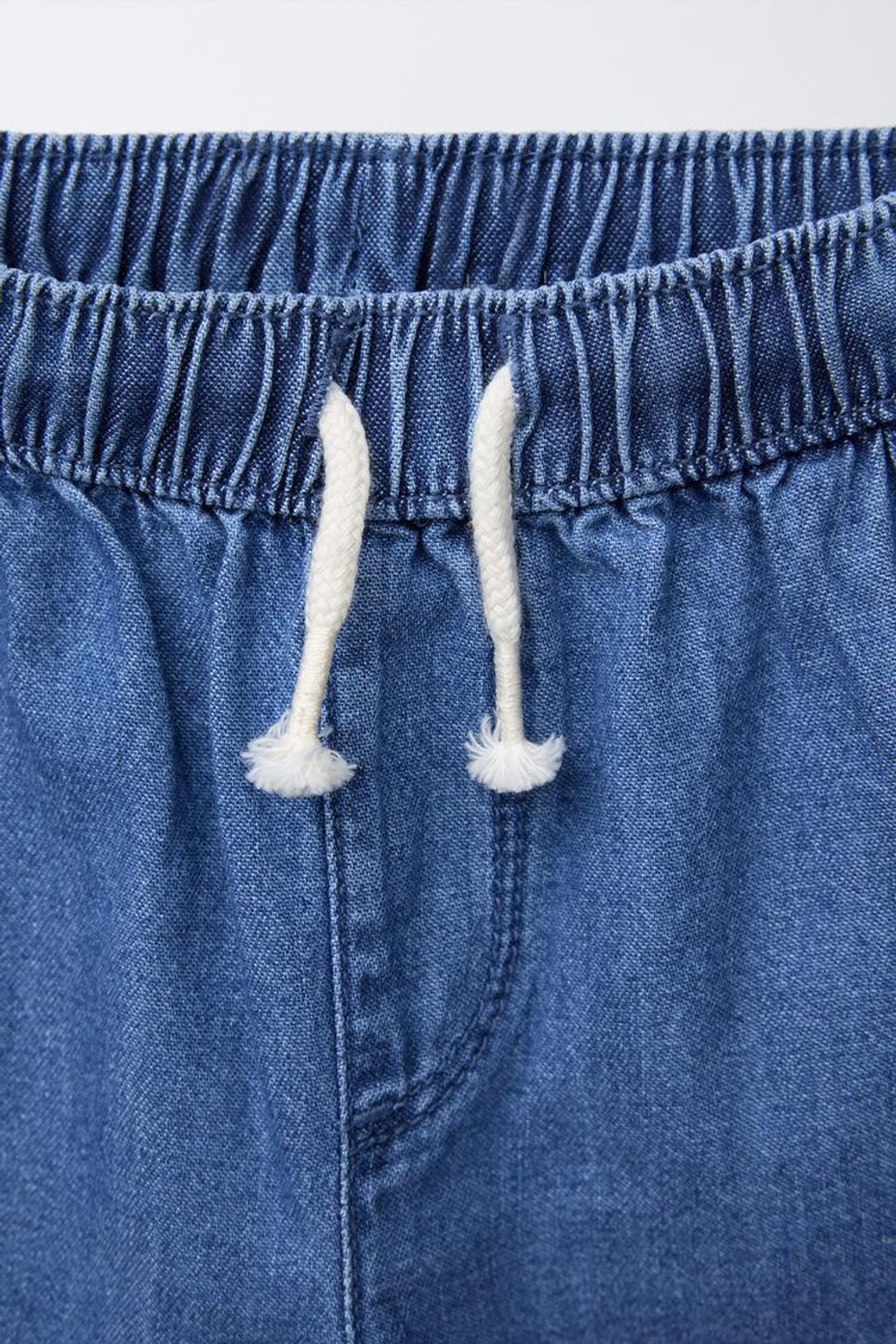 ZARA ДЖИНСОВЫЕ ШОРТЫ С ВЫШИВКОЙ «ПАЛЬМА», СИНИЙ