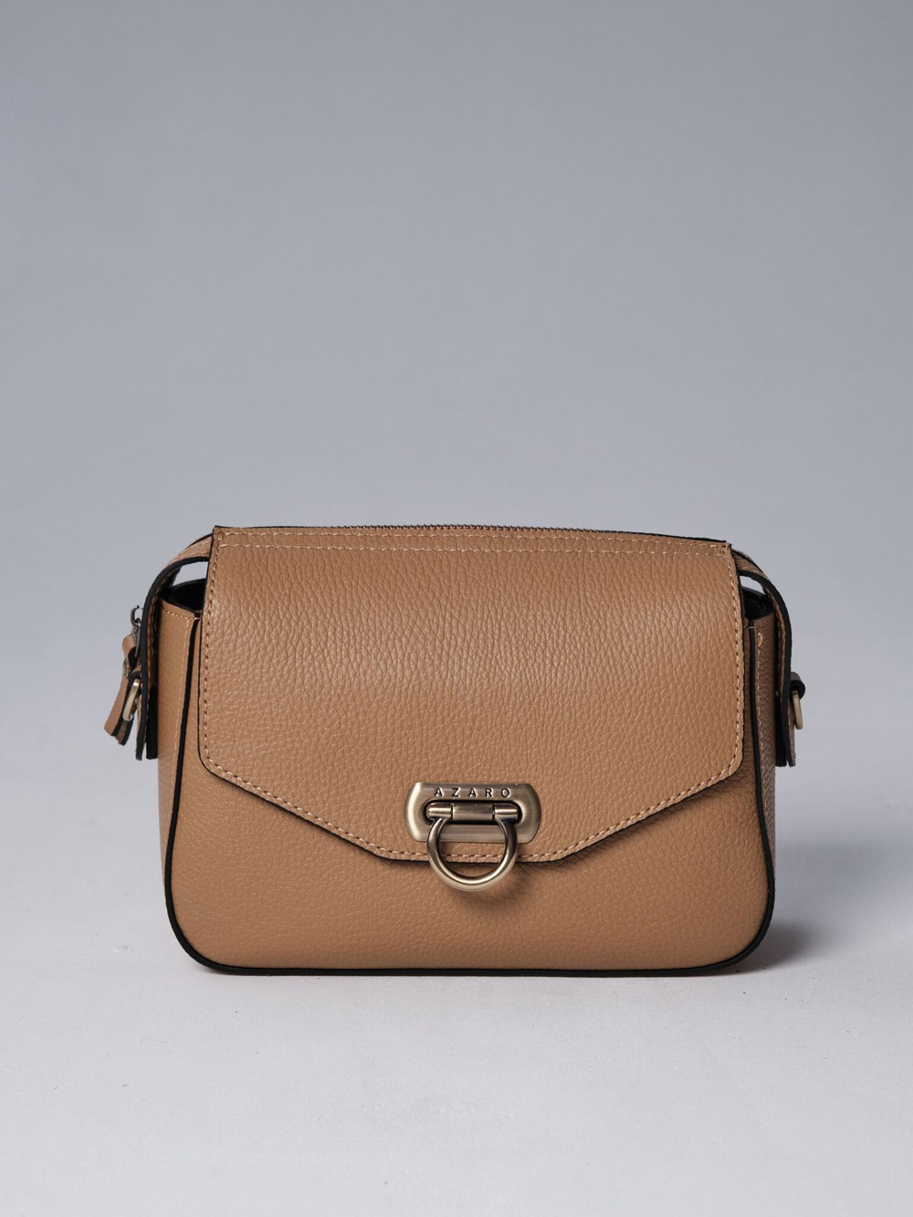 Сумка кожаная через плечо нюдовая