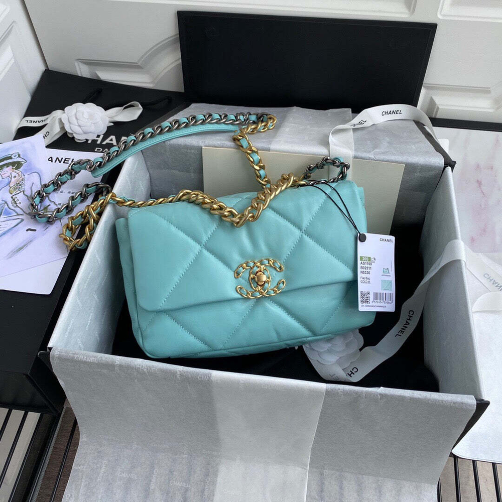 Chanel 19 26 cm