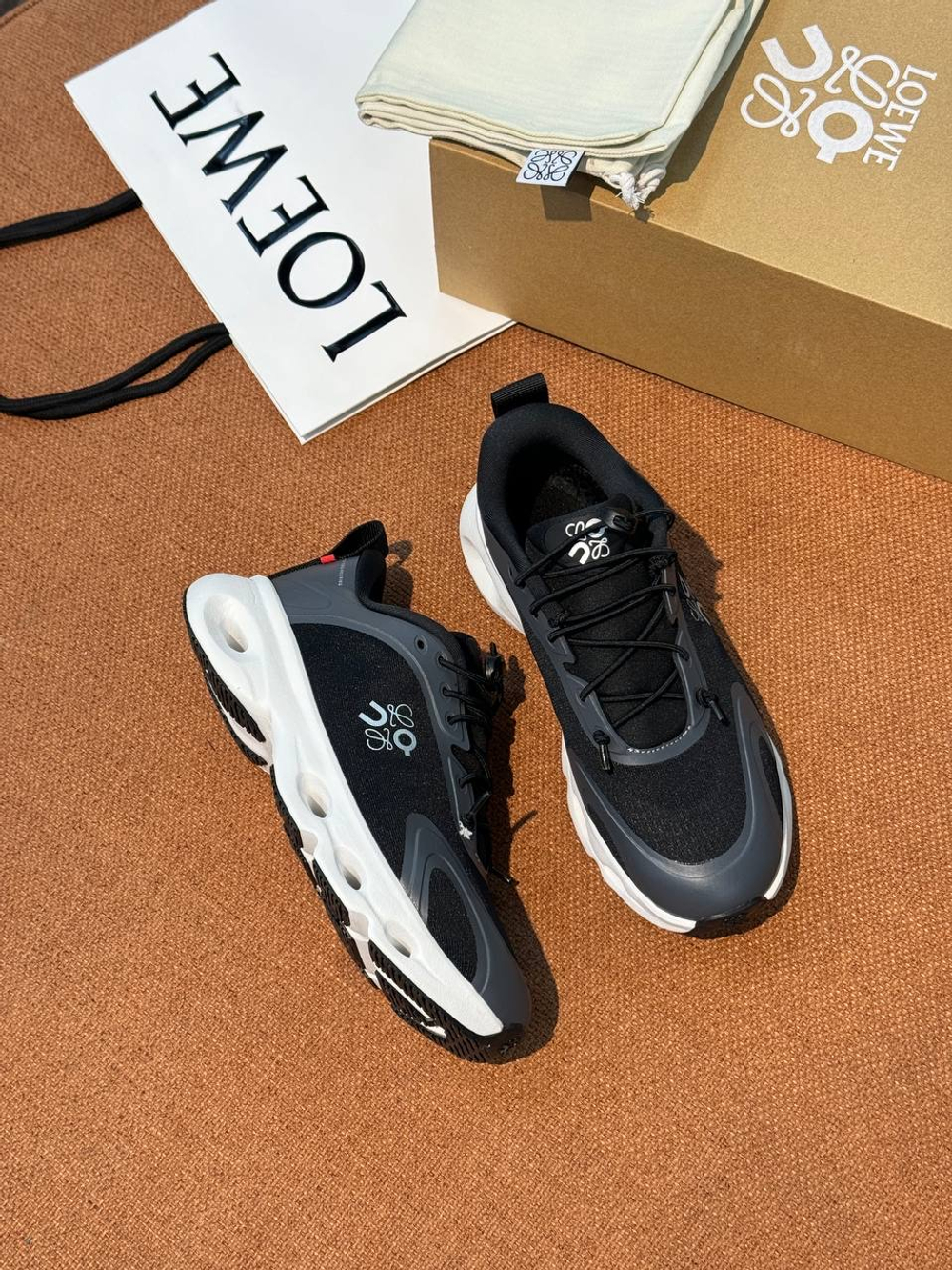 Кроссовки Loewe