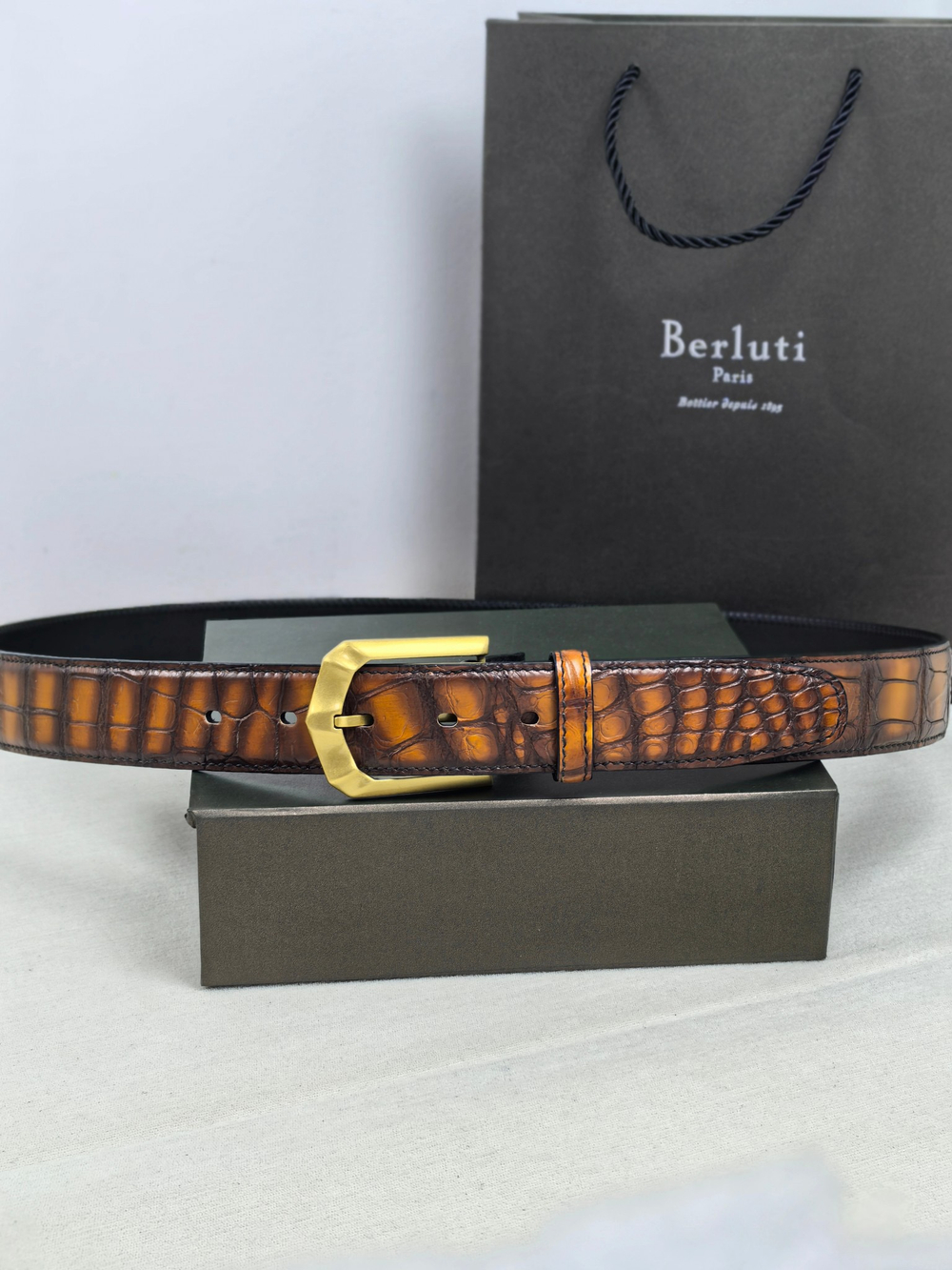 Ремень из коровьей кожи с ручной окраской