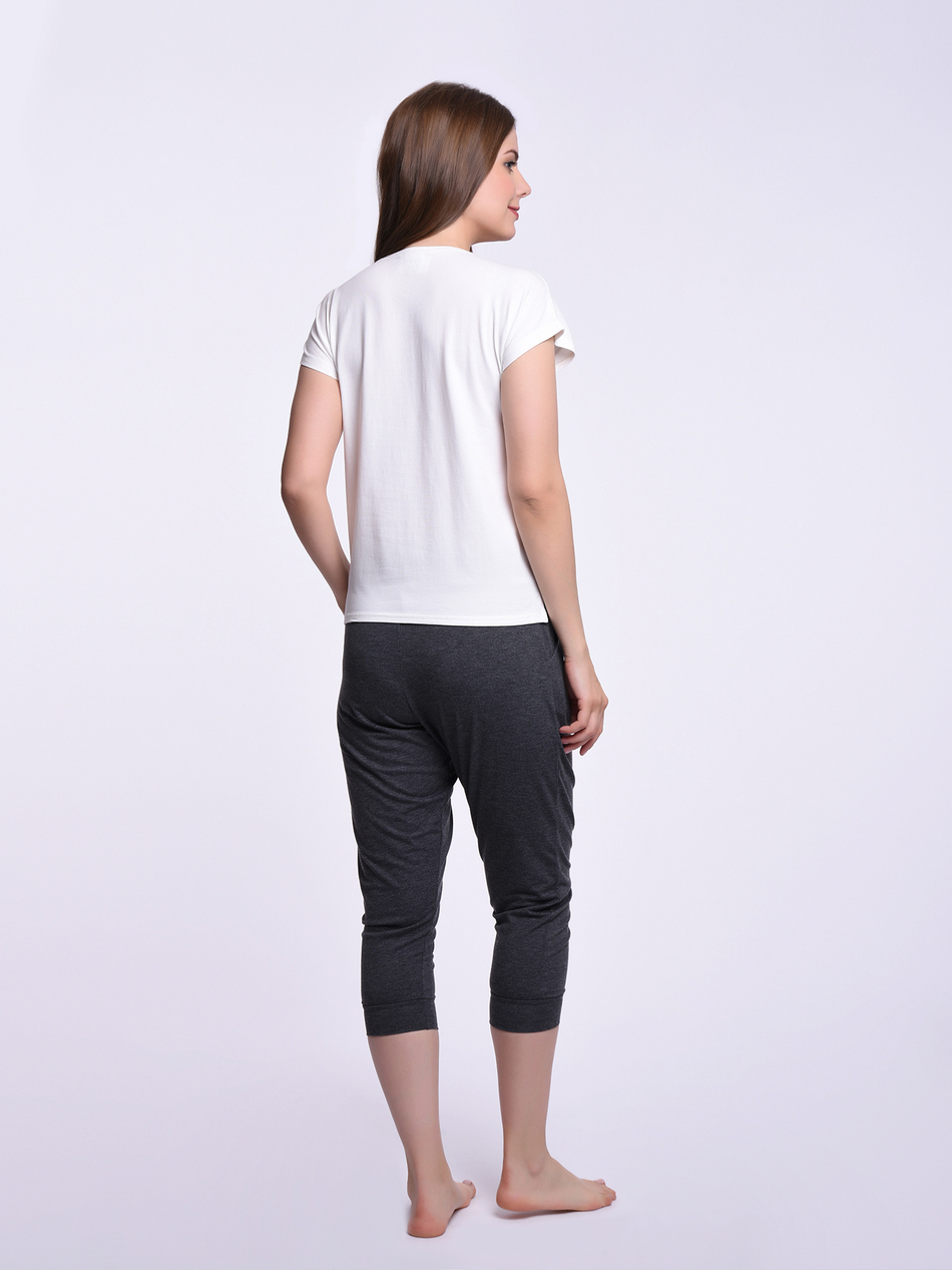 Комплект женский(футболка+капри)