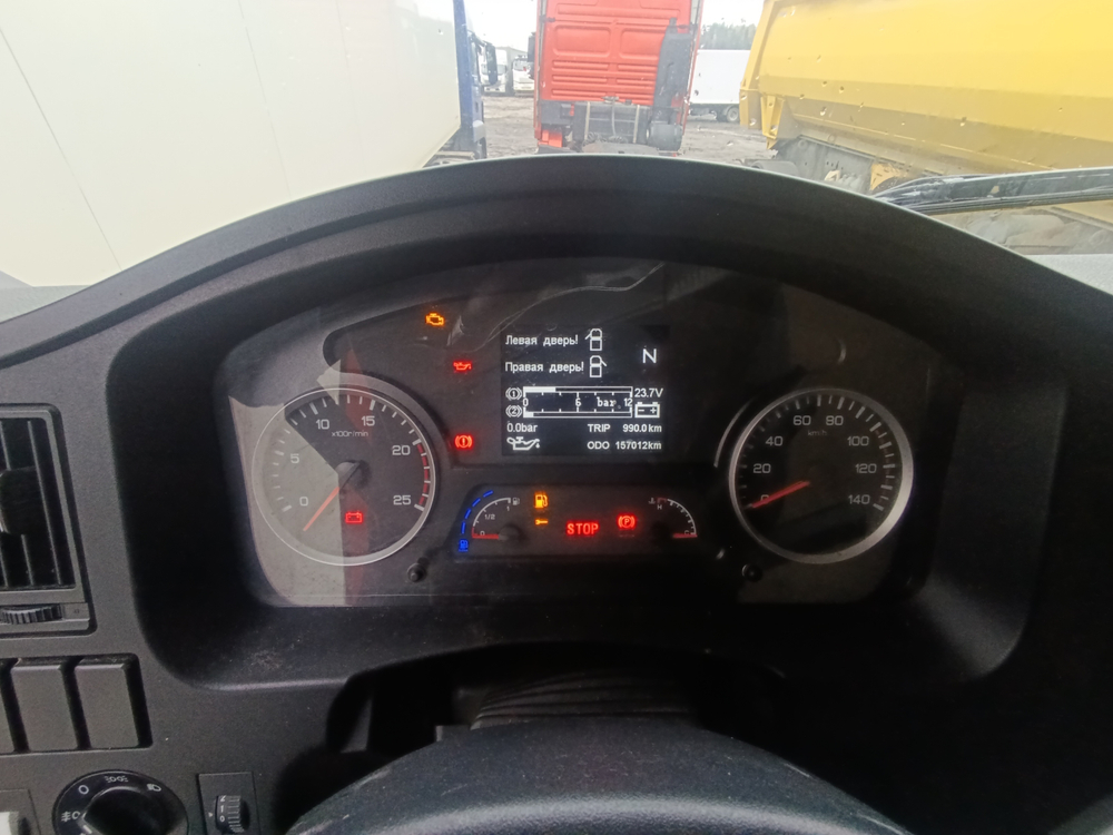 Shacman (Shaanxi) SX* 6x4 Седельный тягач SX42584V324 (Дизельный, 11,6 л, 423 л.с., МТ)