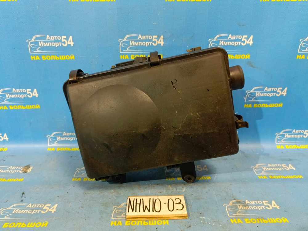 Корпус воздушного фильтра TOYOTA PRIUS 1999