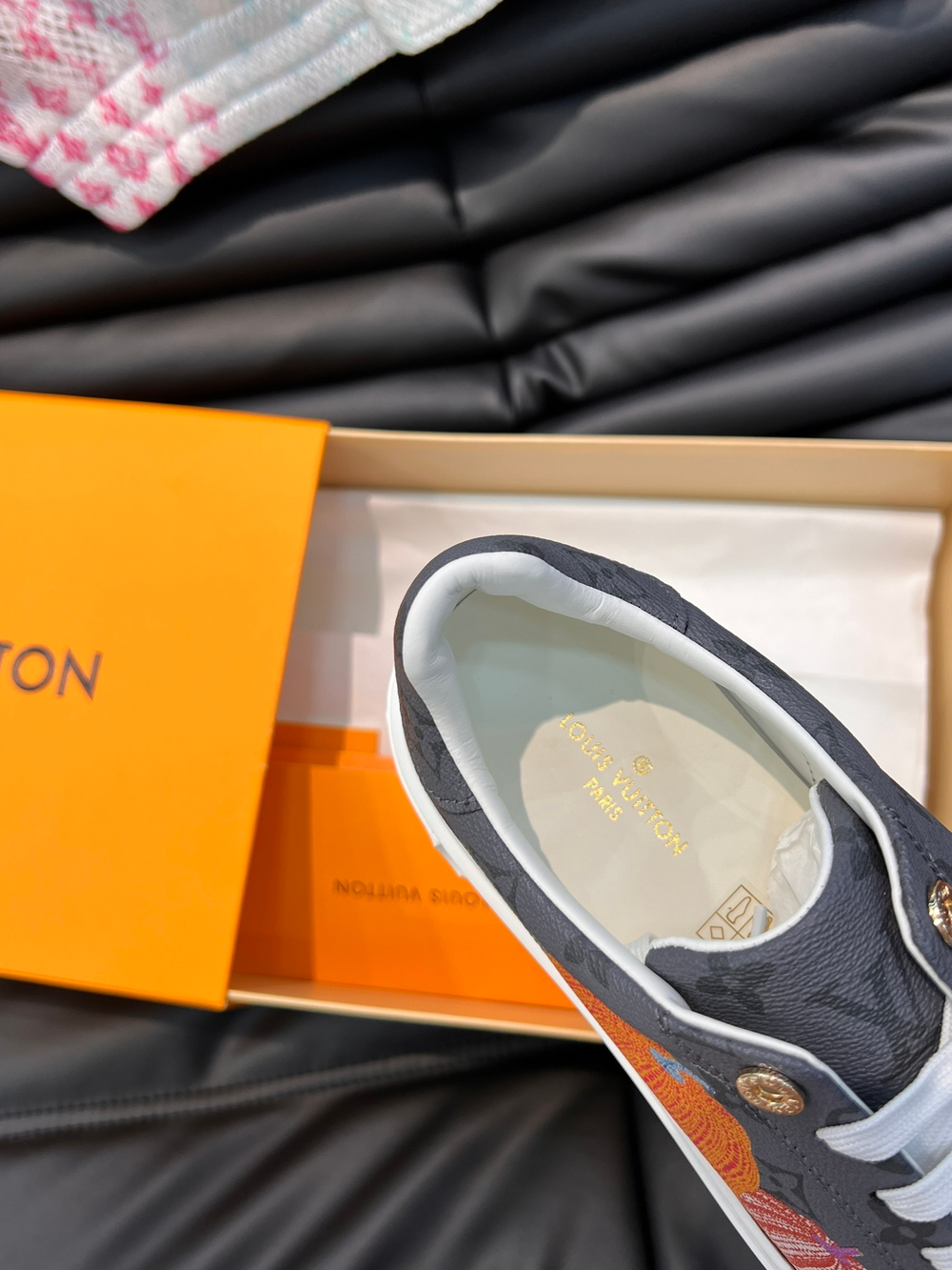 Louis Vuitton Time Out