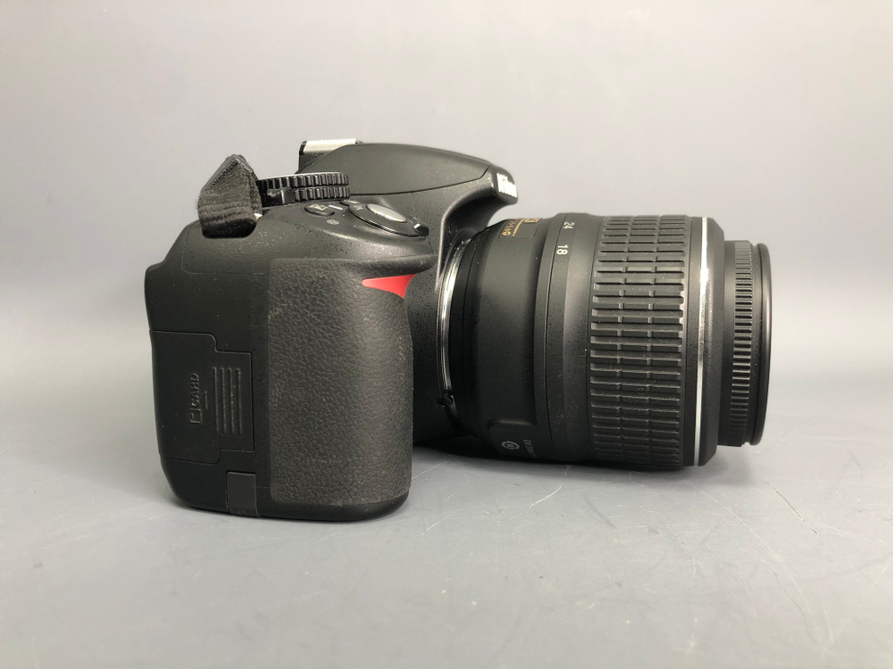 Nikon D3100 kit 18-55mm 13.000 кадров
