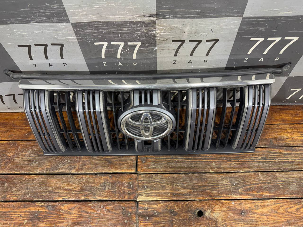 Решетка радиатора Toyota Land Cruiser Prado 150 Б/У Оригинал 5310160F10