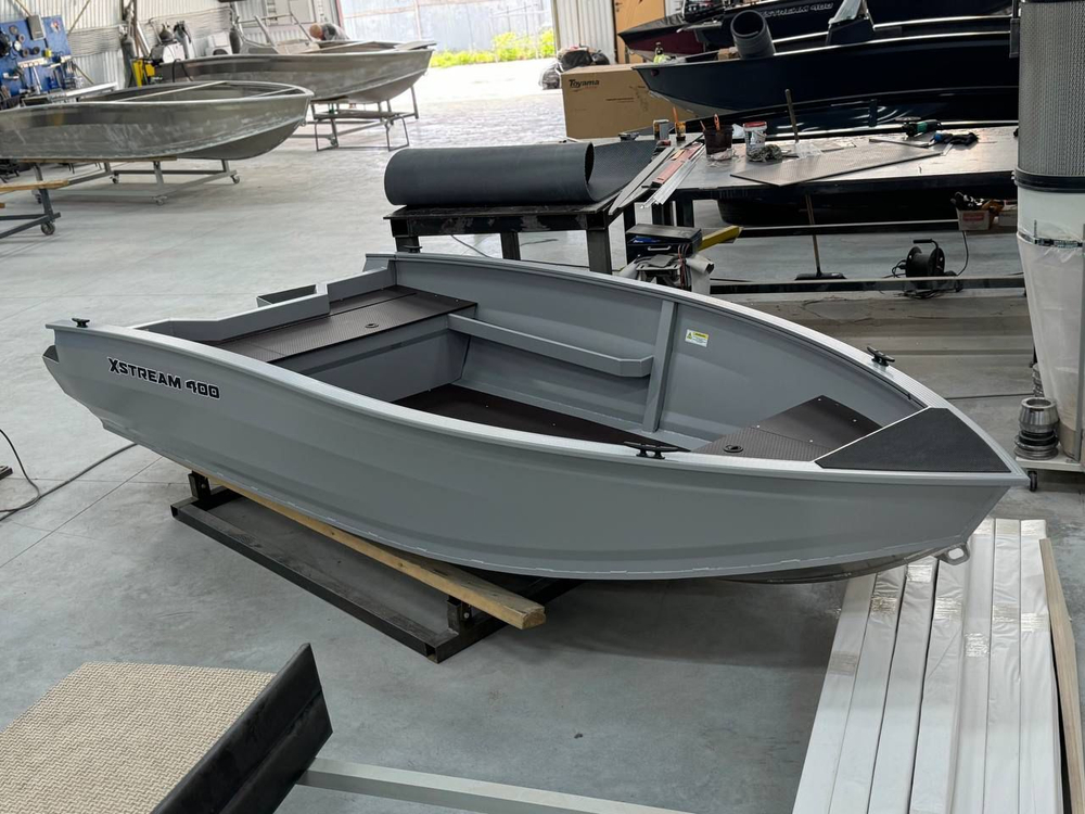 Алюминиевая лодка Xstream 400. В наличии