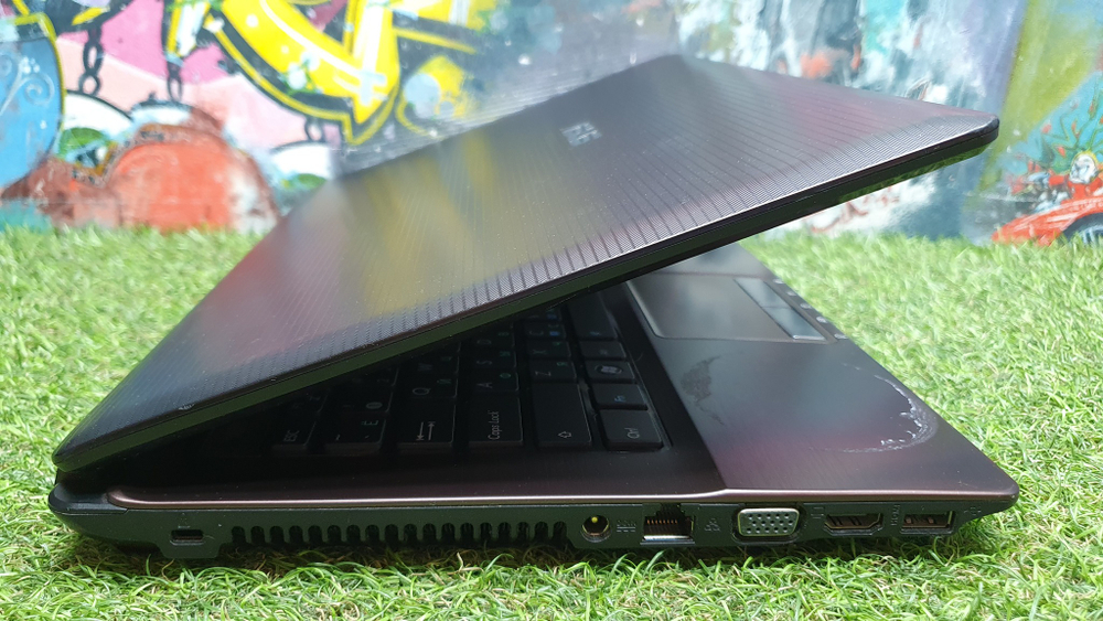 Ноутбук ASUS i3/4Gb/GT 520M