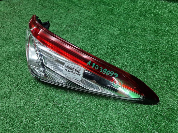Фонарь правый внешний Toyota Camry XV70 17-нв LED