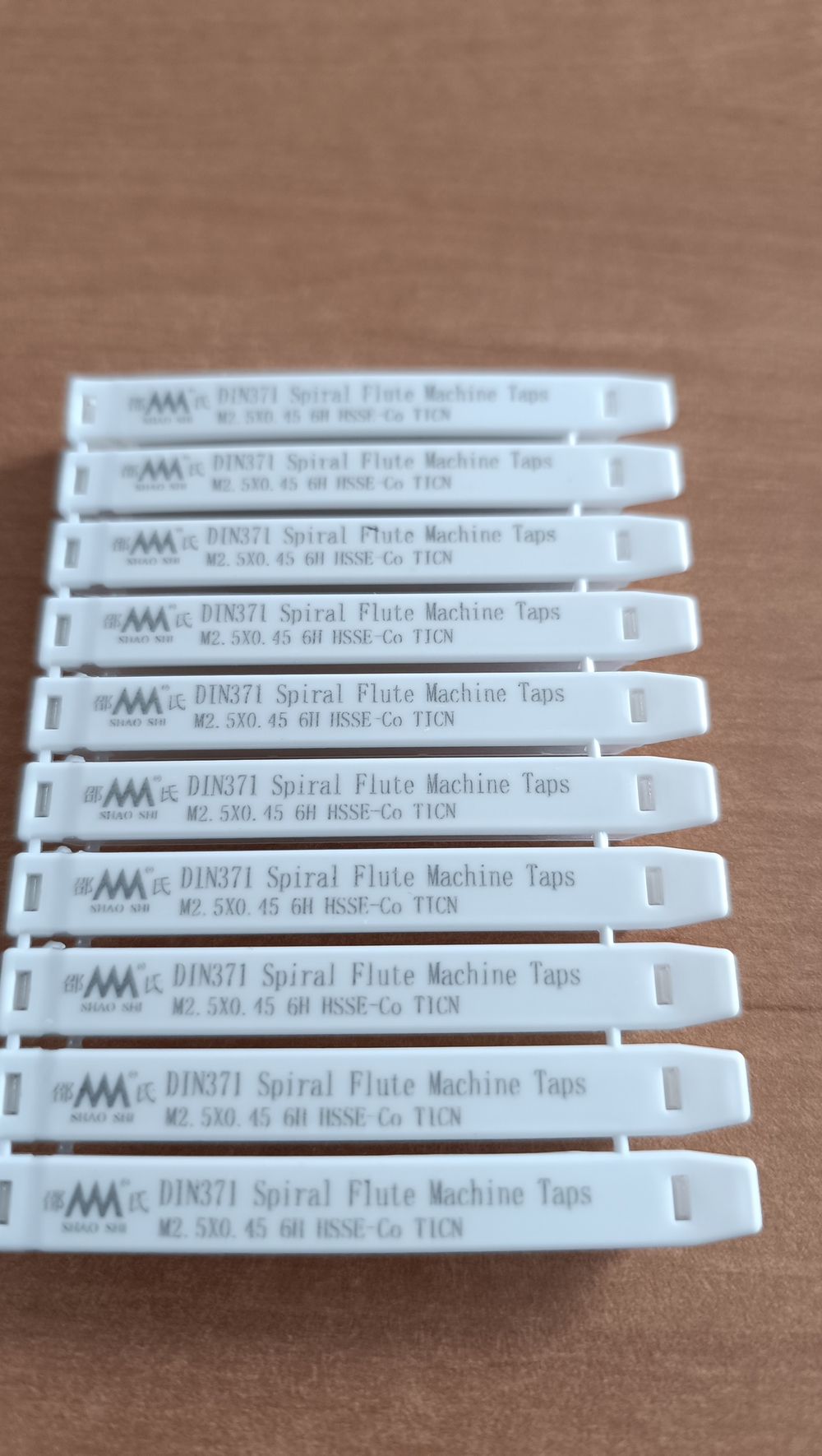 Метчик машинный М2,5 DIN371 6H HSSE-Co TICN винтовая канавка