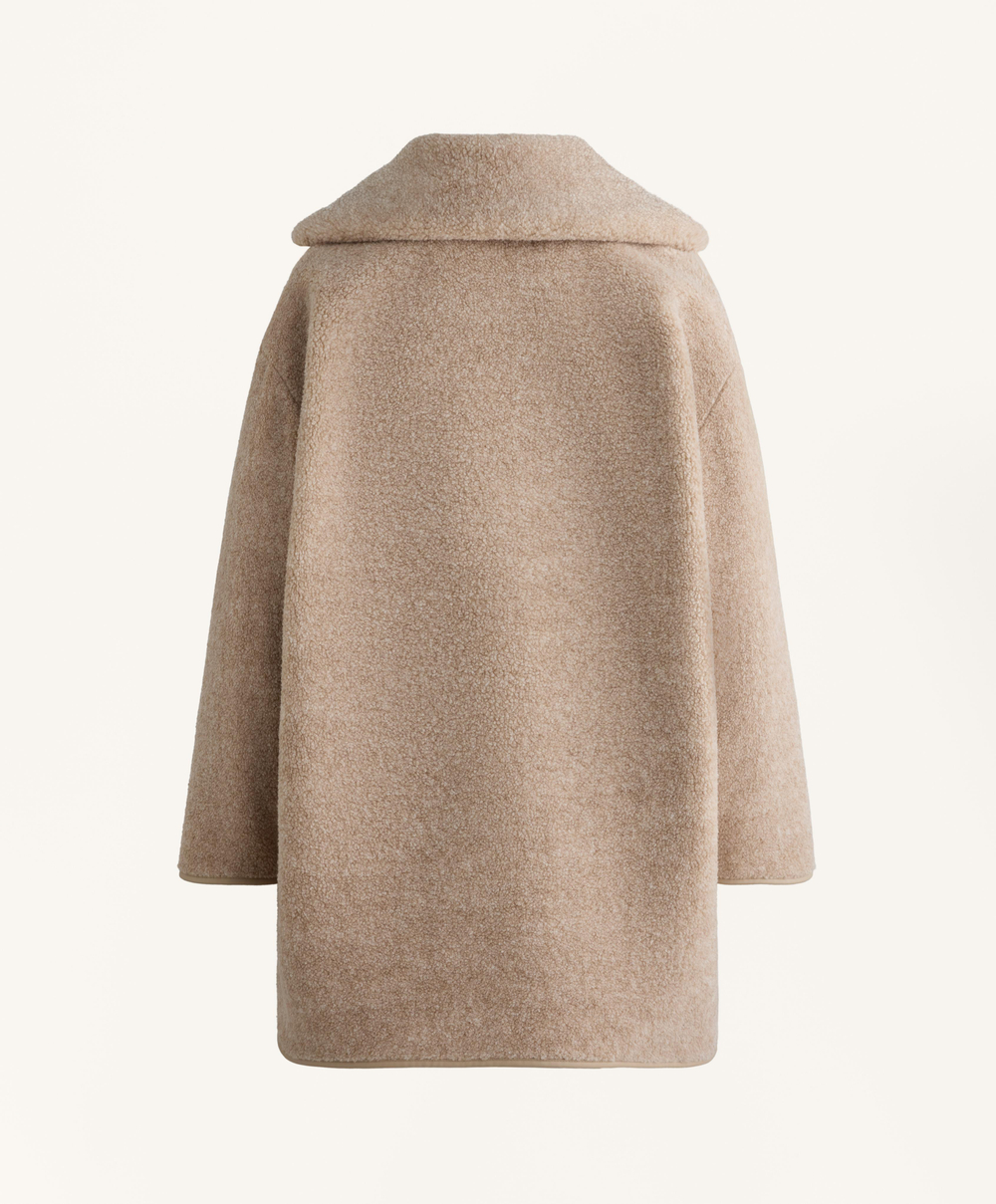 Oysho Длинная куртка из искусственной овчины, песочный меланж