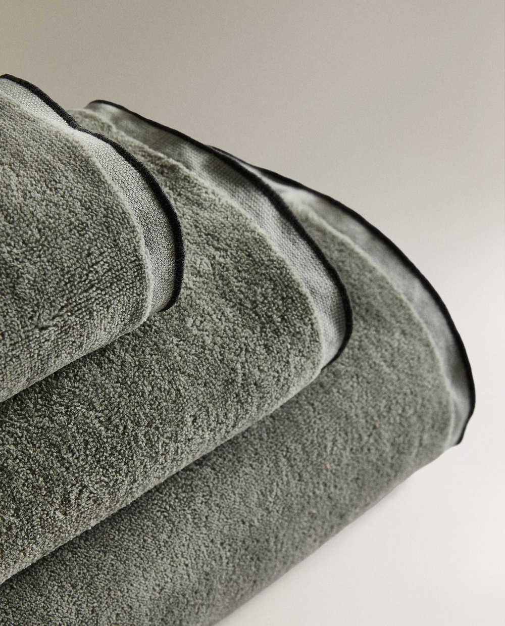 Zara Home - Велюровое банное полотенце с оверлоком, зеленый, 30х50 см