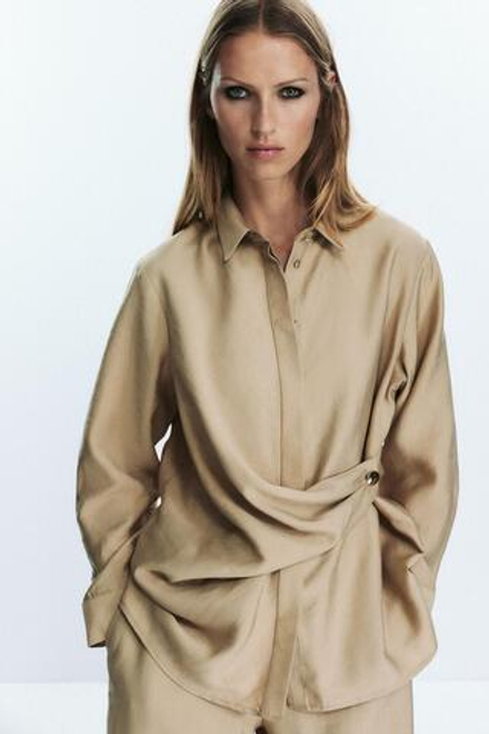 ZARA РУБАШКА С ЗАПАХОМ И ЗОЛОТОЙ ПУГОВИЦЕЙ, ПЕСОЧНЫЙ