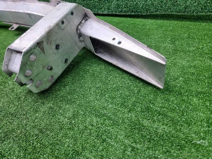 Усилитель передний BMW 3er G20 (2018-н.в.)