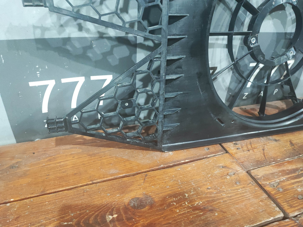 Диффузор вентилятора Volkswagen Polo 5 Б/У Оригинал 6RU121207B