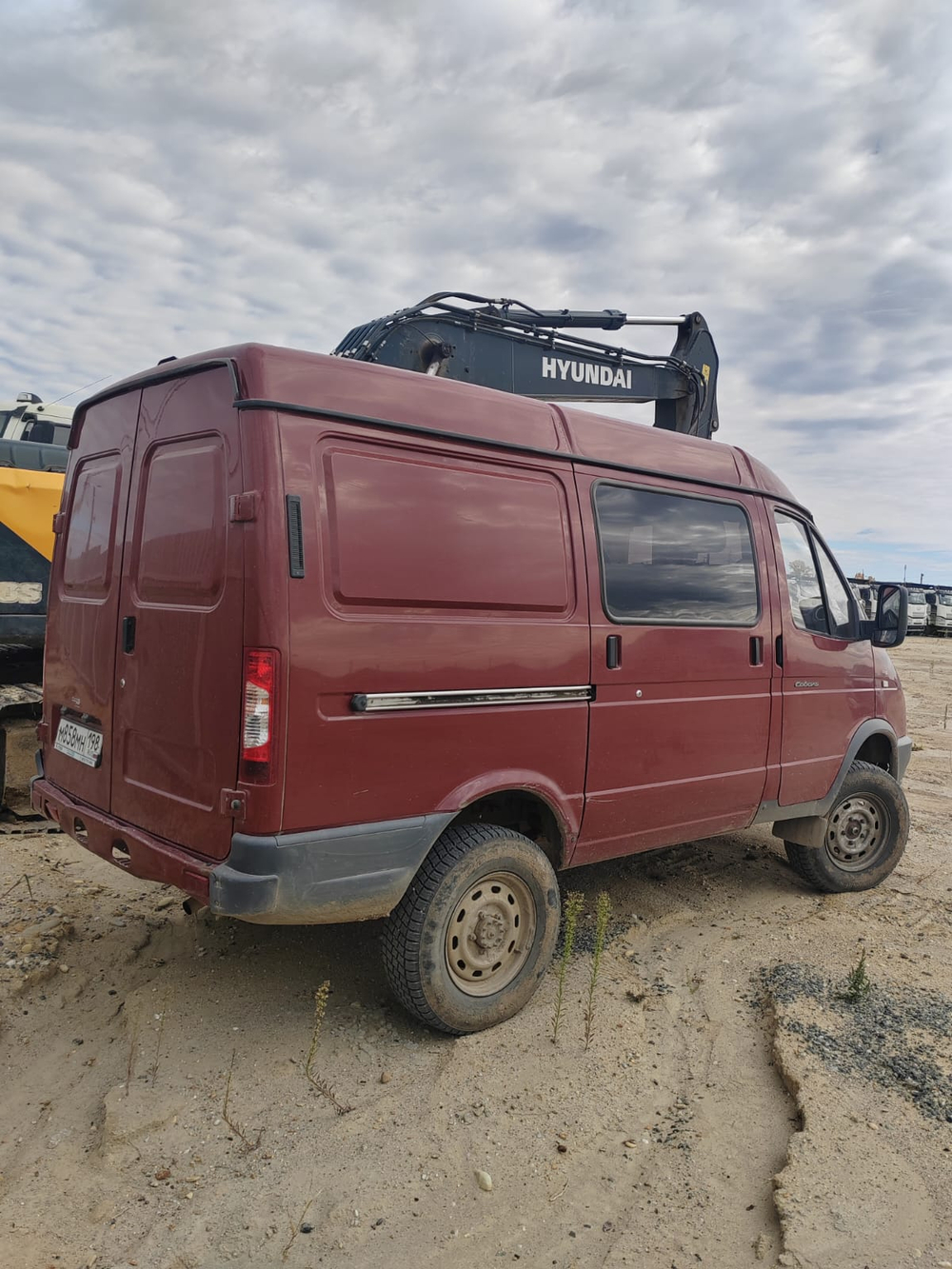 GAZ SOBOL Цельнометаллический 27527-773 (Бензиновый, 2,7 л, 107 л.с. 4WD)