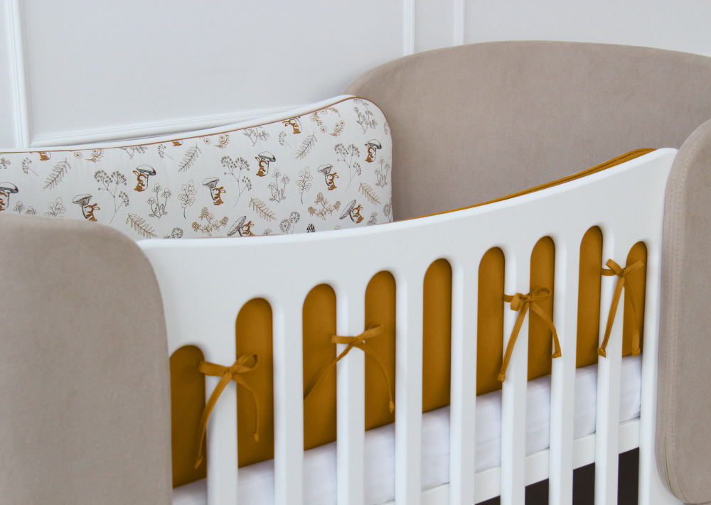 Мягкие бортики для кроватки KIDI soft "Зайчики с грибами" (горчичный, сатин)