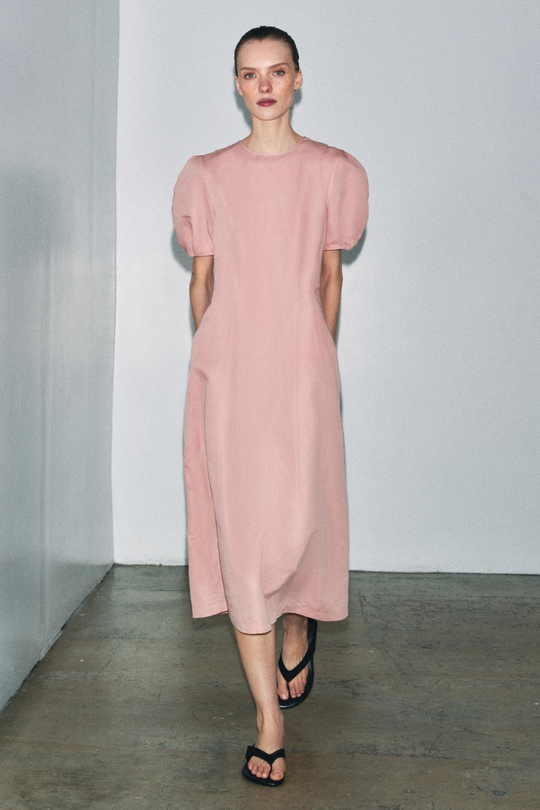 ZARA ПЛАТЬЕ МИДИ ИЗ СМЕСОВОГО ЛЬНА — ZW COLLECTION, РОЗОВЫЙ