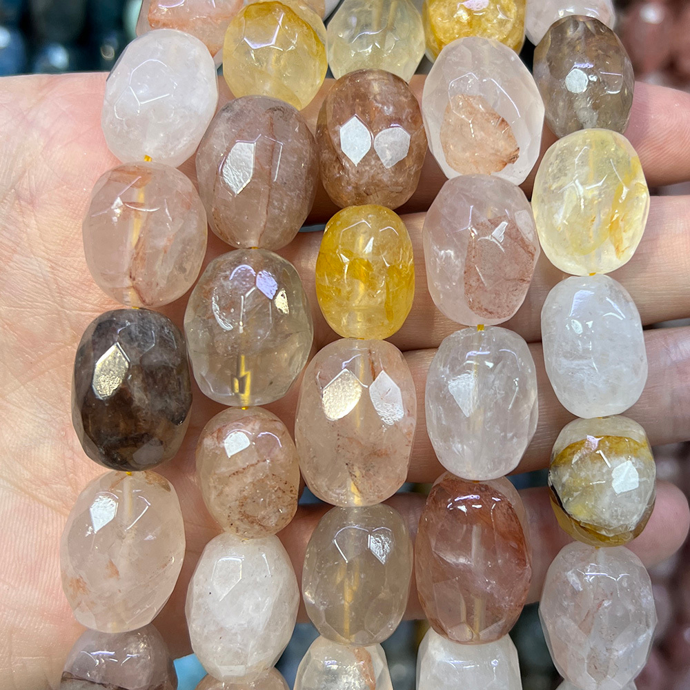 Кварц рутиловый бусины 13-15х18-20 мм, мелкая грань, нитка 38 см