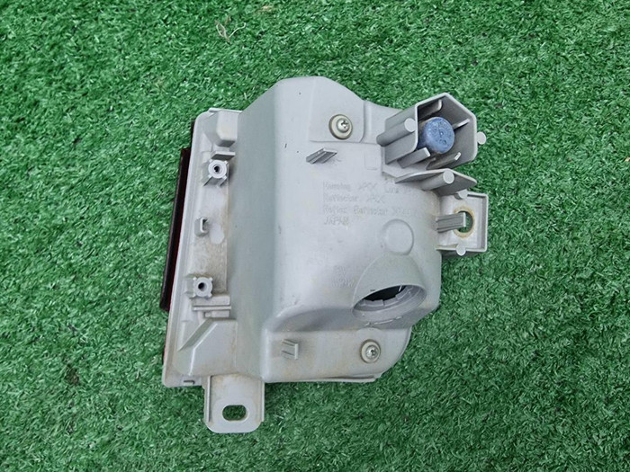 ПТФ левый Toyota Land Cruiser 200 (2015-2021)