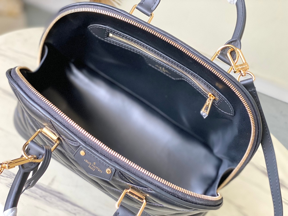 Louis Vuitton Alma PM