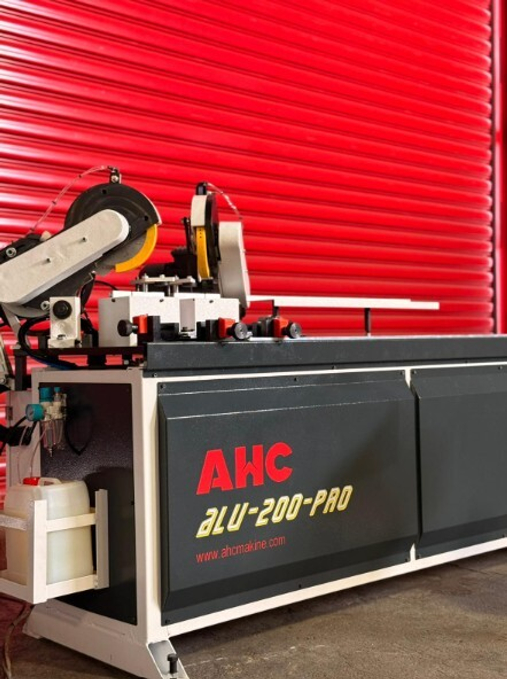 Усозарезной торцовочный двухпильно-сверлильный станок AHC Makina Alu200PRO