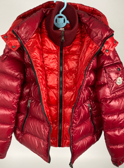 Пуховик Moncler