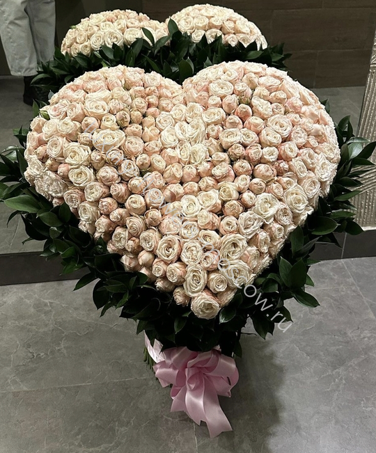 Пионовидные кустовые в форме сердца