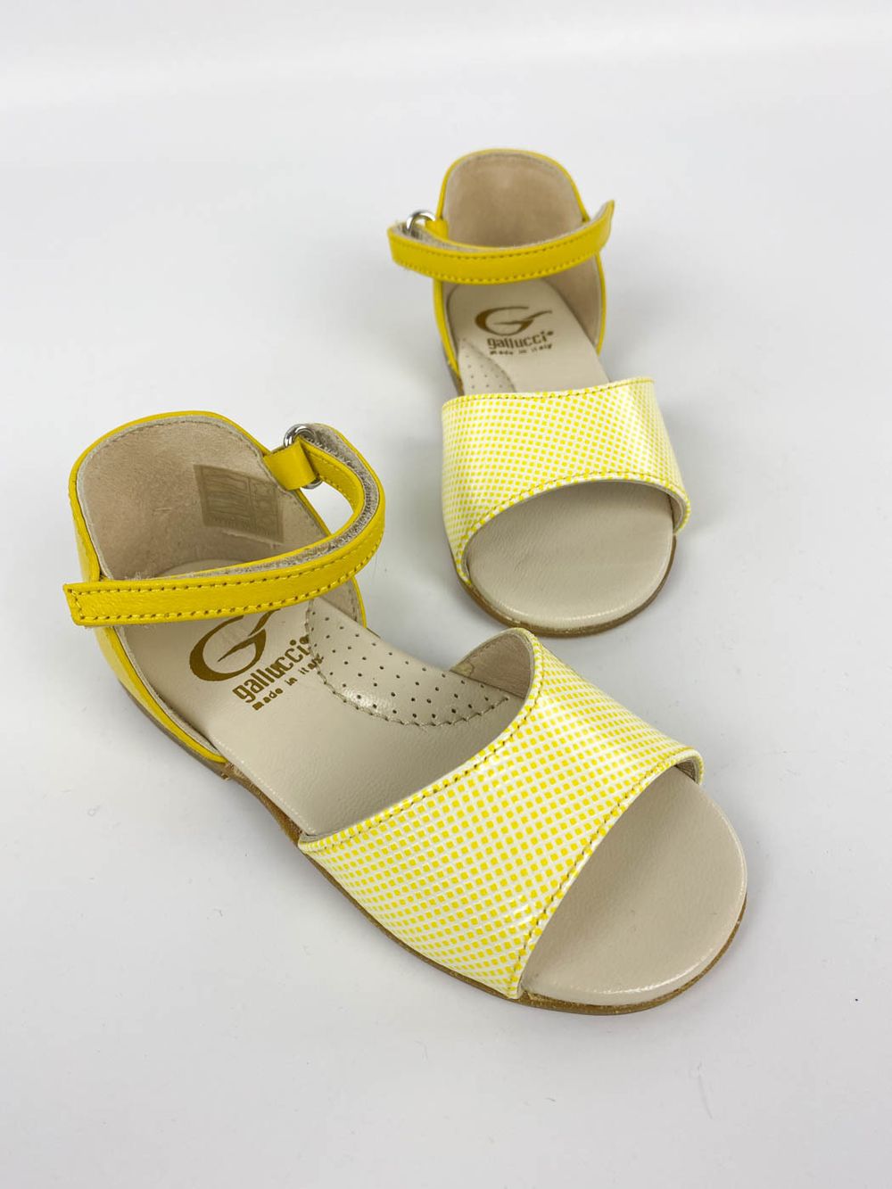 Новые сандалии Galucci, 24