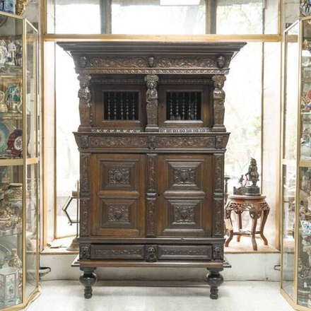 Шкаф кабинетный