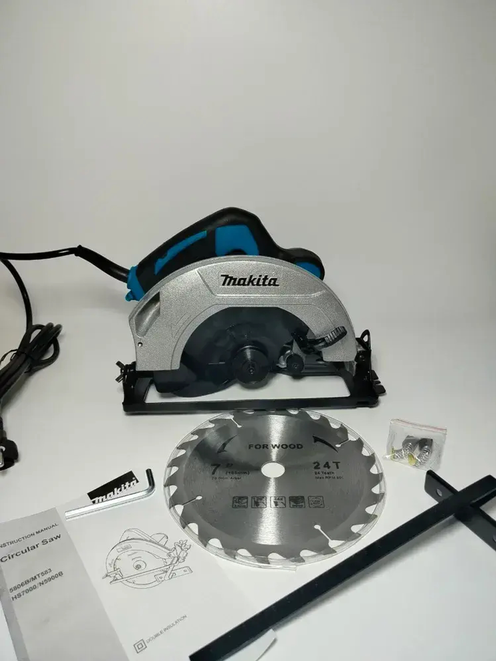 Дисковая пила Циркулярная Макита НS7000 185mm 1200Вт