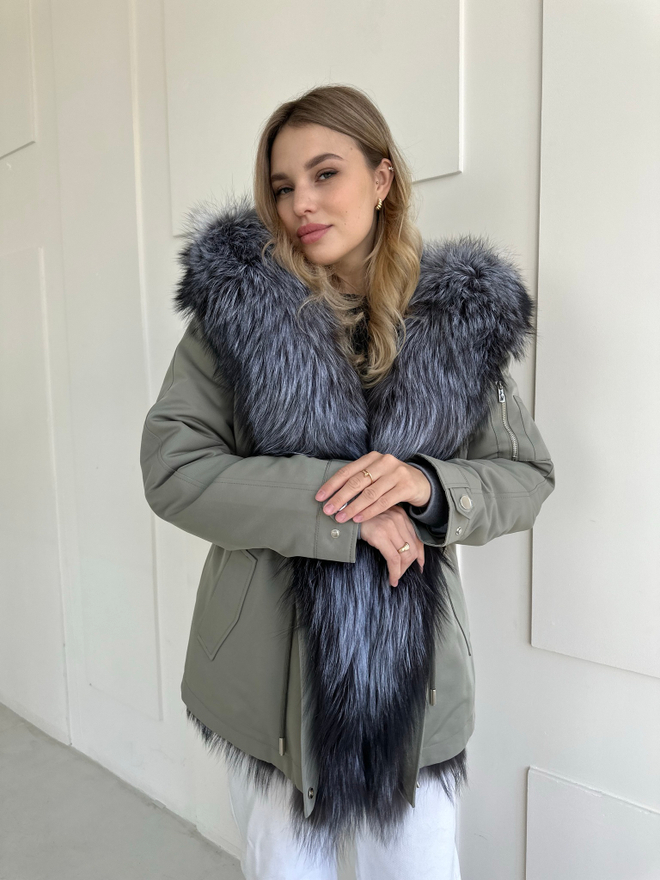 Парка «олива» с мехом чернобурки 70см
