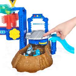 Master Monster Jam - набор Super Wash + супертренажер Megalodon 6060518
