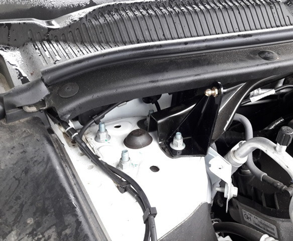 Амортизатор (упор) капота на Ford Explorer 03-07(с 2011 г.в.)Autoinnovation
