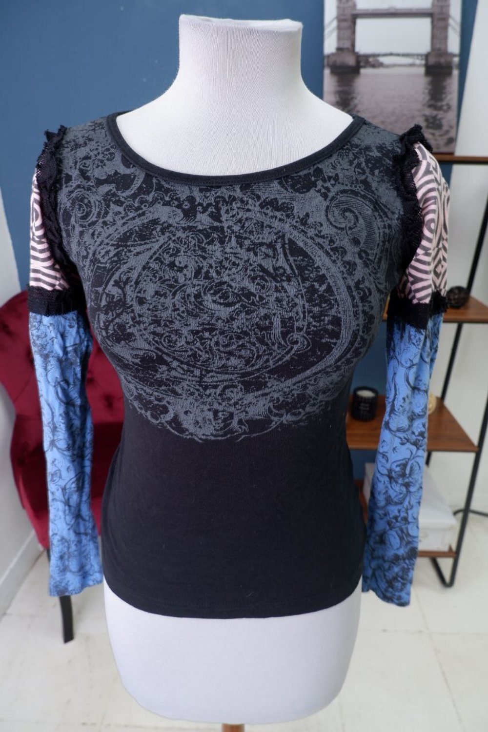 Джемпер интересный 46 размер