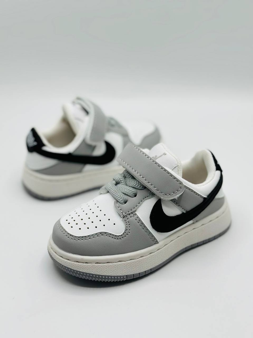 Детские кроссовки на липучках Nike Air Jordan Kids