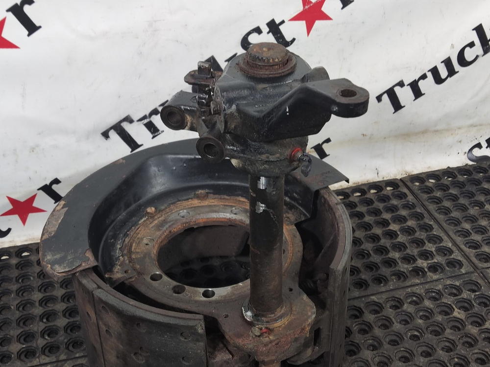 Тормозной механизм задний правый в сборе