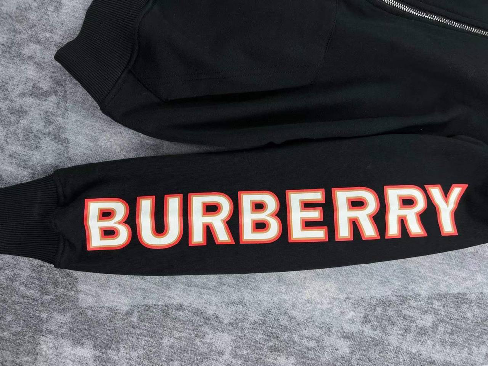 Костюм Burberry
