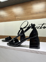 Босоножки женские