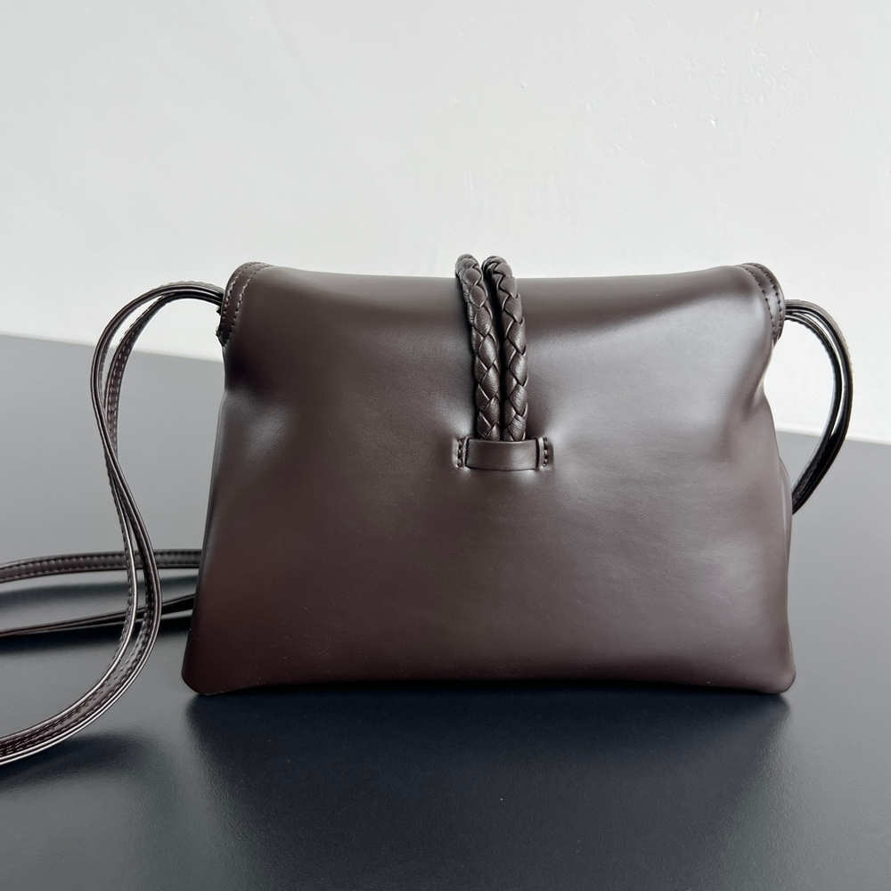 Bottega Veneta Baby Liberta 24 cm