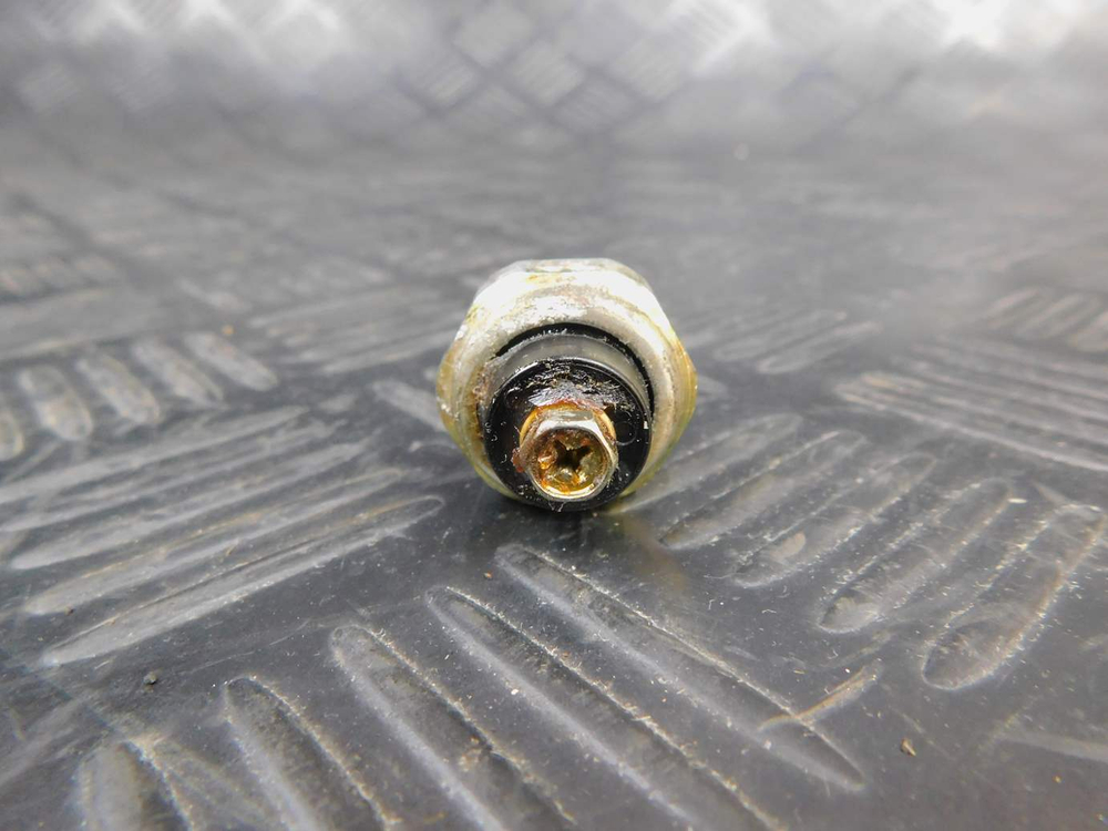 Датчик давления масла Kawasaki ZZR 400 98 053024