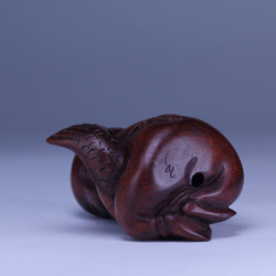 Нэцкэ Ребенок со священным карпом