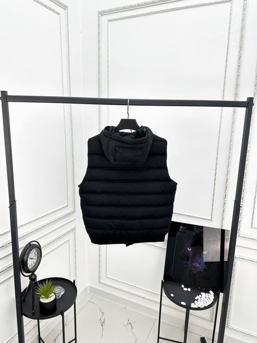 Пуховый жилет Kiton