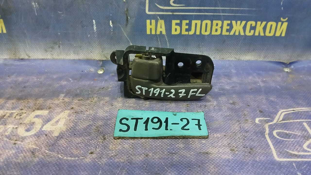 Ручка двери передней левой салонная TOYOTA CORONA 1995